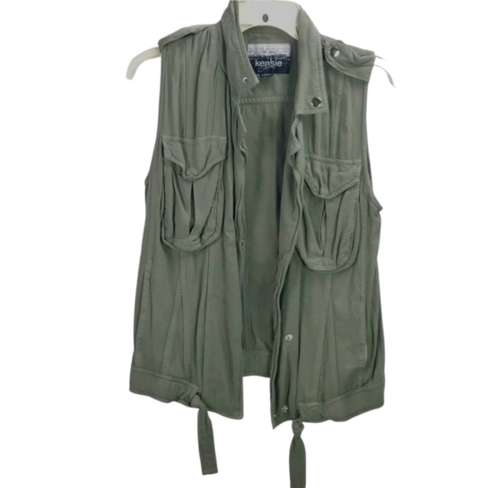 3/$15 Kensie Cargo Vest